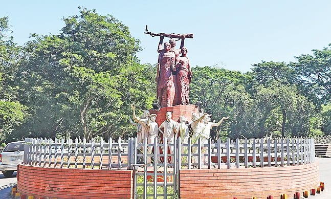 মূল প্রতিশ্রুতিগুলো এখনো অপূর্ণ, চাকসু কী করছে