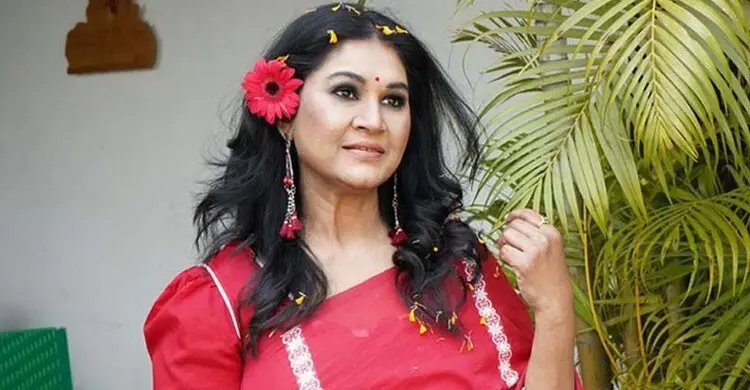 নতুন পরিচয়ে আসছেন সামিনা চৌধুরী