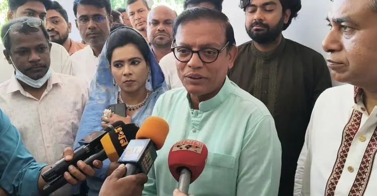 রুমিন ফারহানার বিরুদ্ধে ঝাড়ু মিছিল, যা বললেন আশরাফ উদ্দিন নিজান