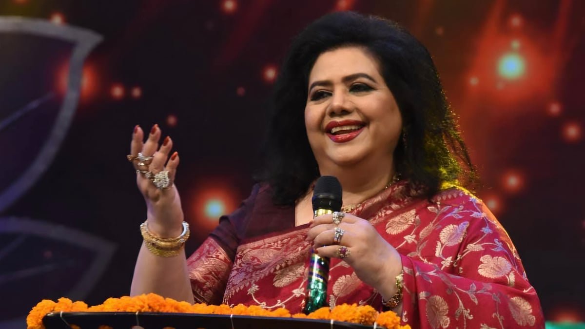 রুনা লায়লার মৃত্যুর গুজব, জড়িতদের বিরুদ্ধে ব্যবস্থা নেওয়ার আহ্বান মেয়ের