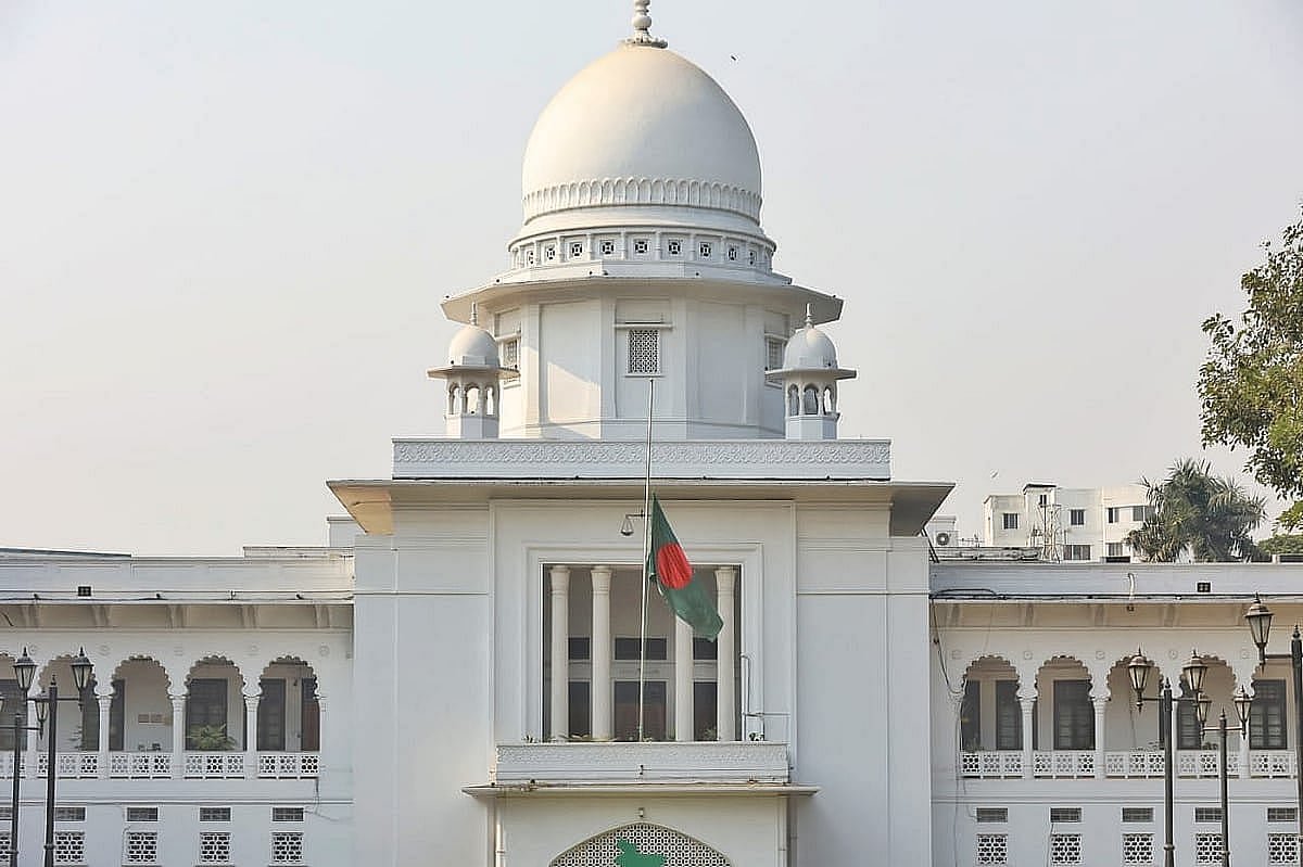 সাবেক বিচারপতিদের সাধারণ পাসপোর্টের জন্য নতুন করে গোয়েন্দা ছাড়পত্রের শর্ত অযৌক্তিক