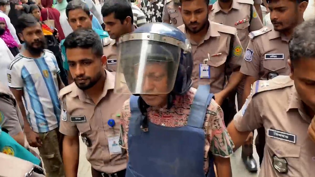 সাবেক উপাচার্য কলিমুল্লাহকে এবার হত্যা মামলায় গ্রেপ্তার দেখানো হলো