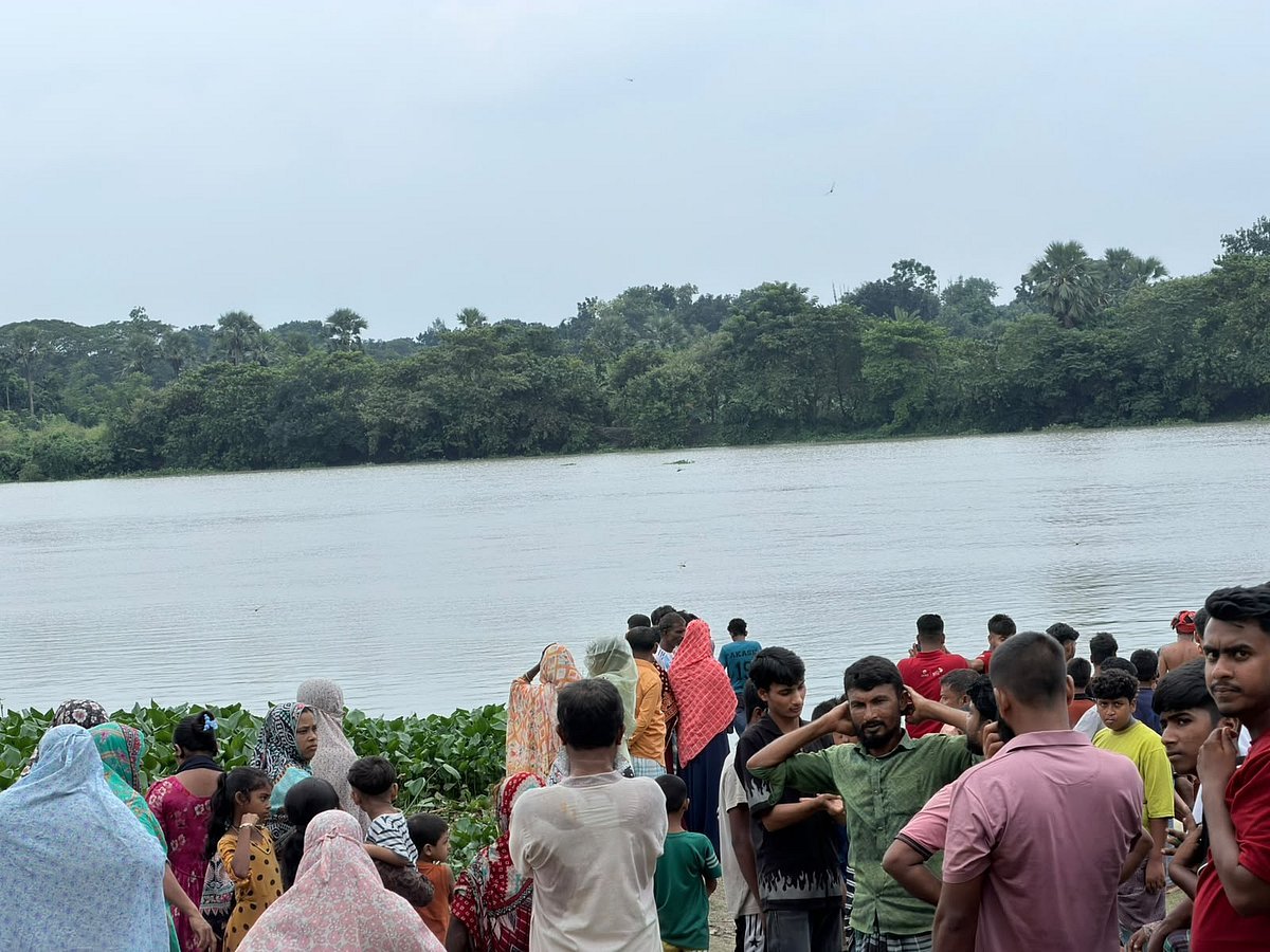 শীতলক্ষ্যায় ভেসে গেল সুখচাঁনের সুখ, ‘এত কষ্ট কেমনে সহ্য করমু?’