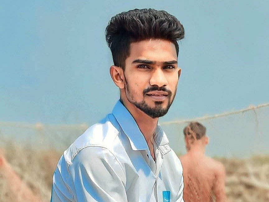 সেলুনে আতঙ্ক ছড়িয়ে কুপিয়ে হত্যা