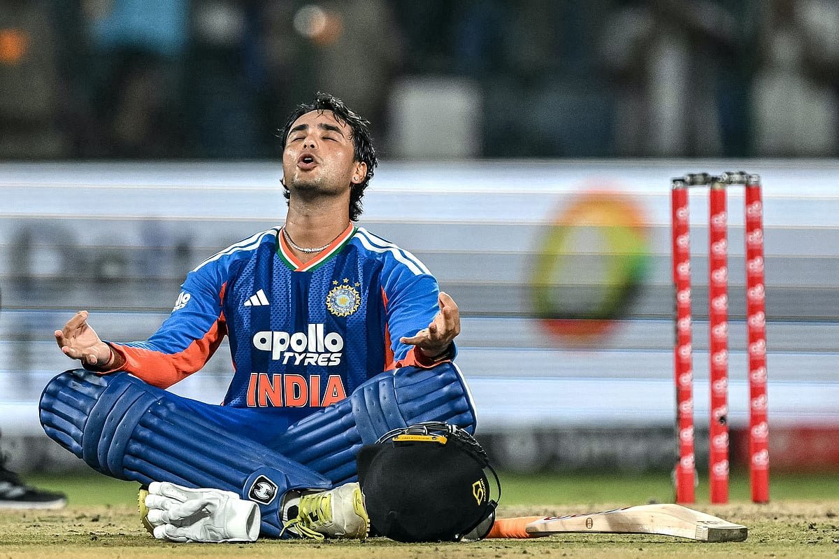 সেঞ্চুরি করেই অভিষেক কেন মেডিটেশনে বসলেন