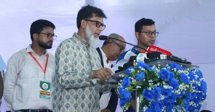 সরকারের কর্মকাণ্ডের ত্রুটি-বিচ্যুতিও গণমাধ্যমকে তুলে ধরতে হবে