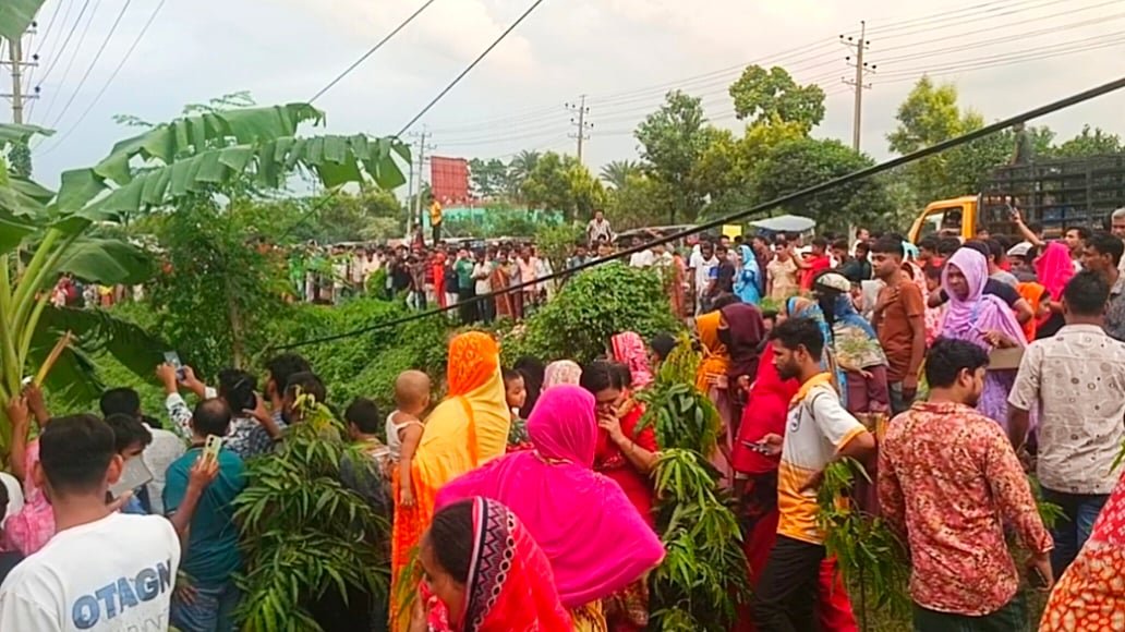 স্যুটকেসে নারীর লাশ : বিয়ের জন্য চাপ দেওয়ায় বাসায় এনে হত্যা