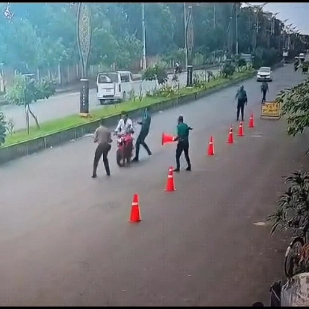 তল্লাশিচৌকিতে না থেমে মোটরসাইকেল দিয়ে এসআইকে ধাক্কা, আরোহীদের খুঁজছে পুলিশ